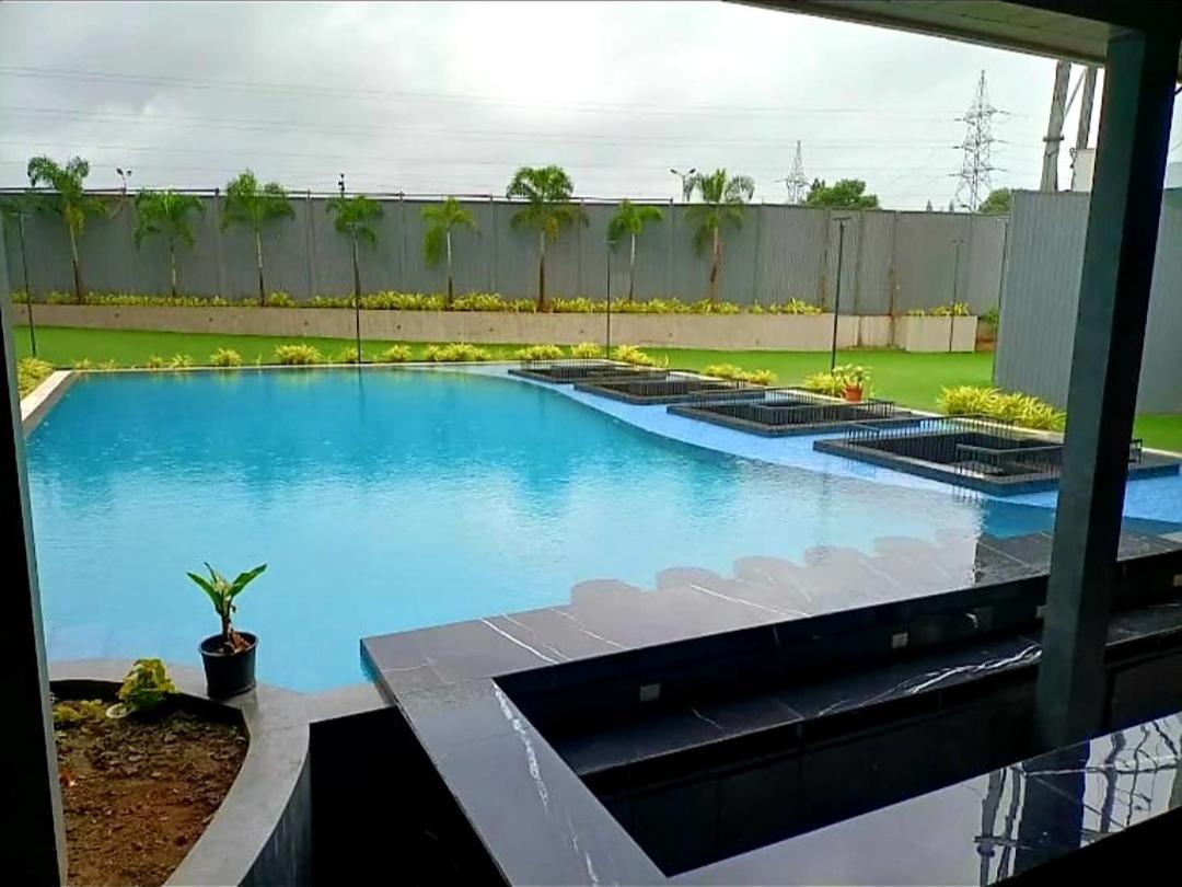 The Democracy Hotel & Resorts Nashik Exteriör bild